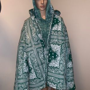 Green Paisley print oversized puffer with hoodie!